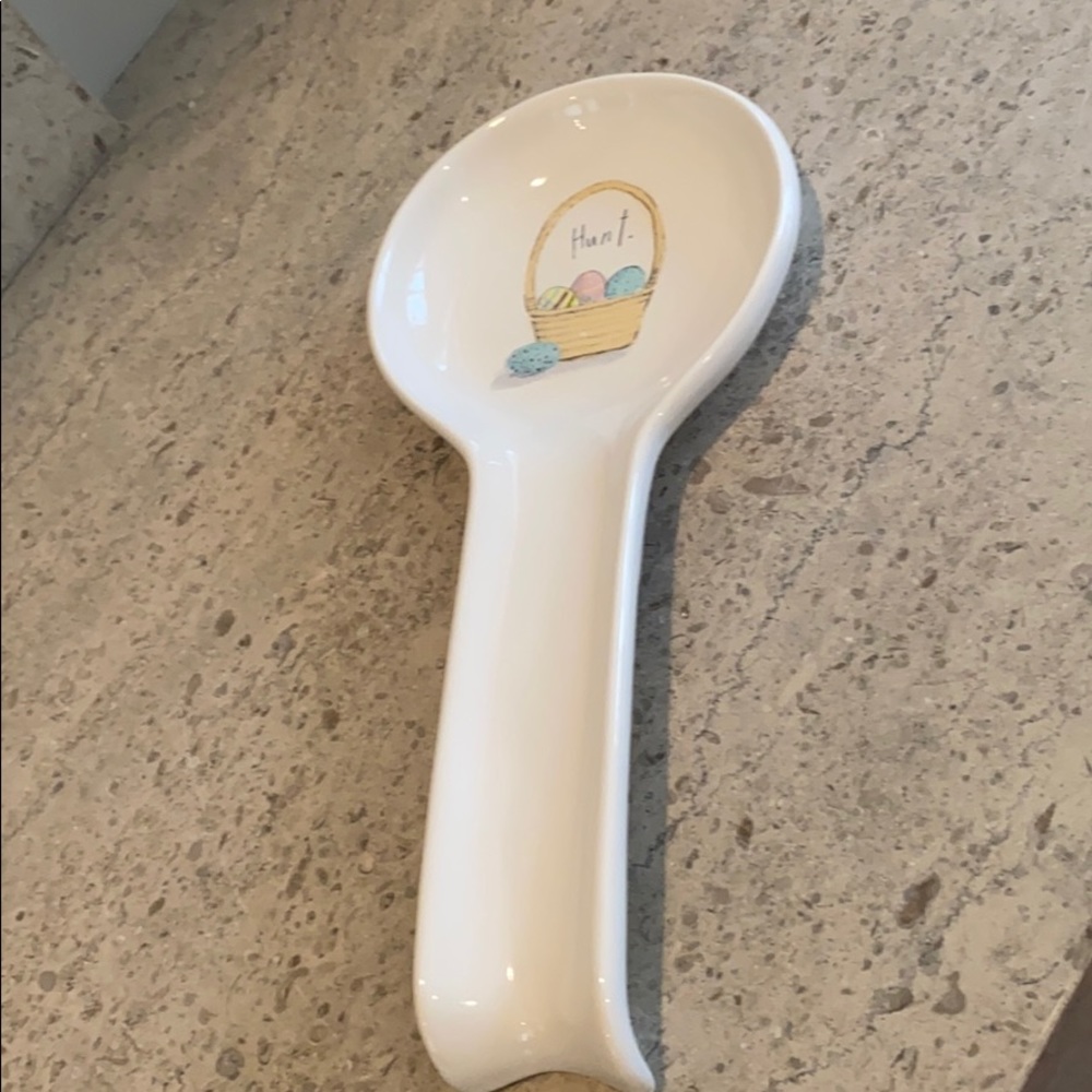 Rae Dunn egg “Hunt” ceramic spoon rest. - Picture 4 of 5